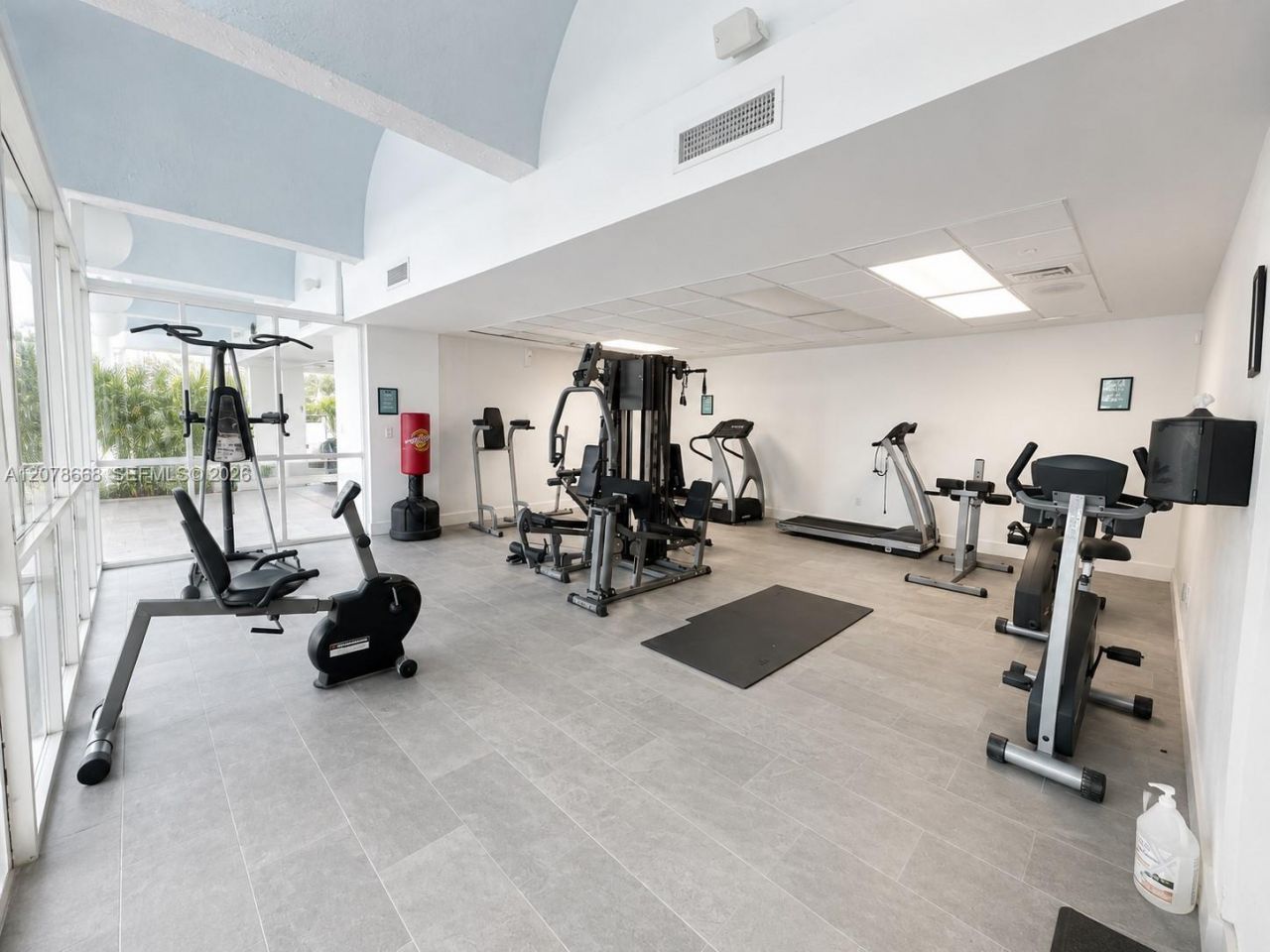 486 NW 165th St Rd , Unit B-301, Miami, FL 33169 Photo