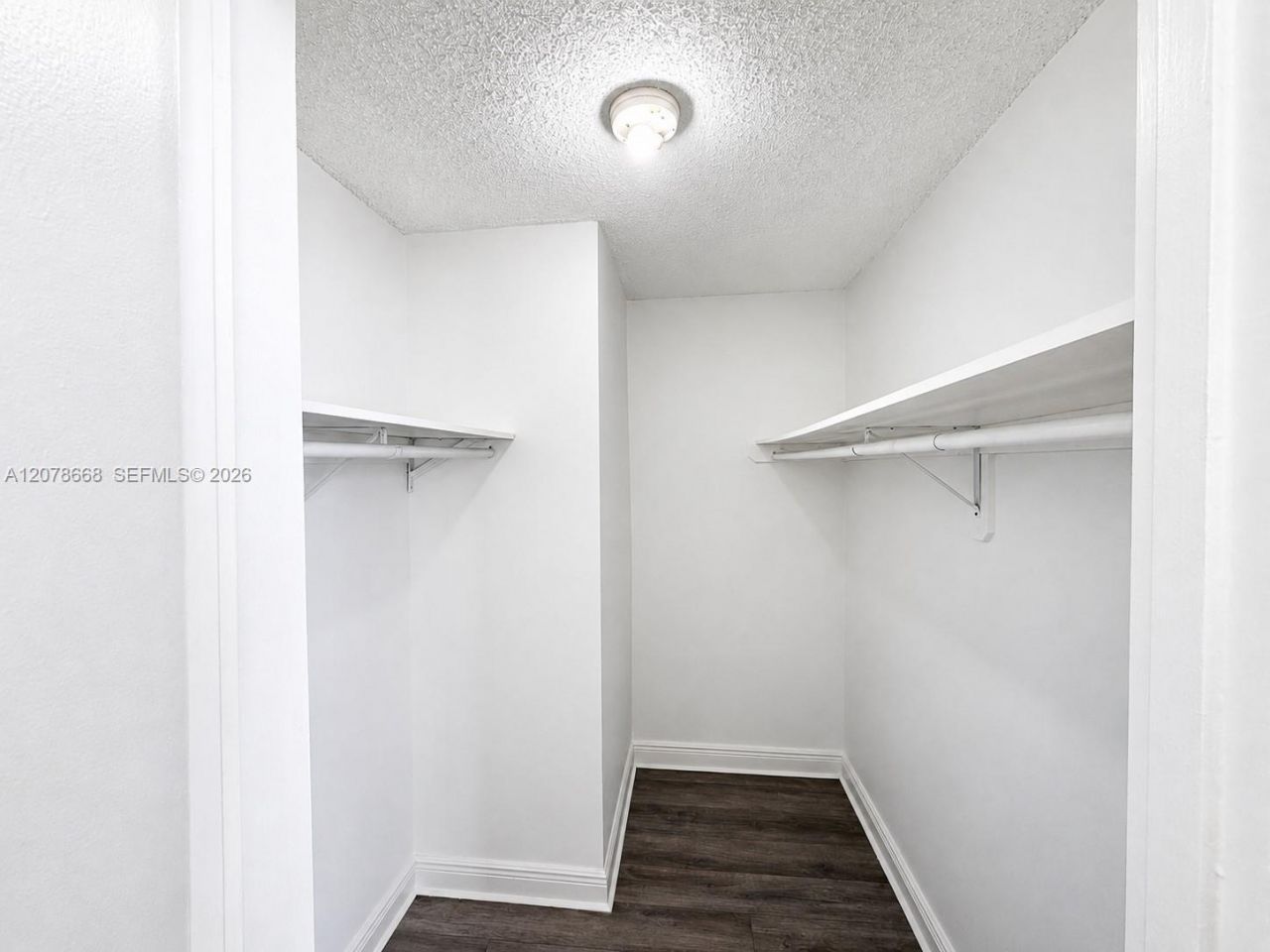 486 NW 165th St Rd, Unit B-301, Miami, FL 33169 Photo