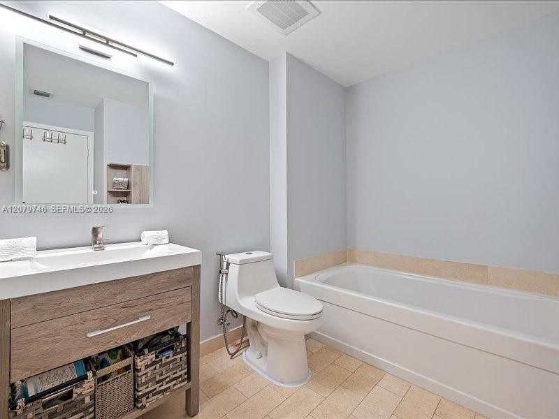 1111 SW 1st Ave, Unit UPH4015, Miami, FL 33130 Photo