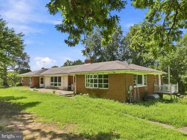 5491 JOHNSON LANE , REVA, VA 22735