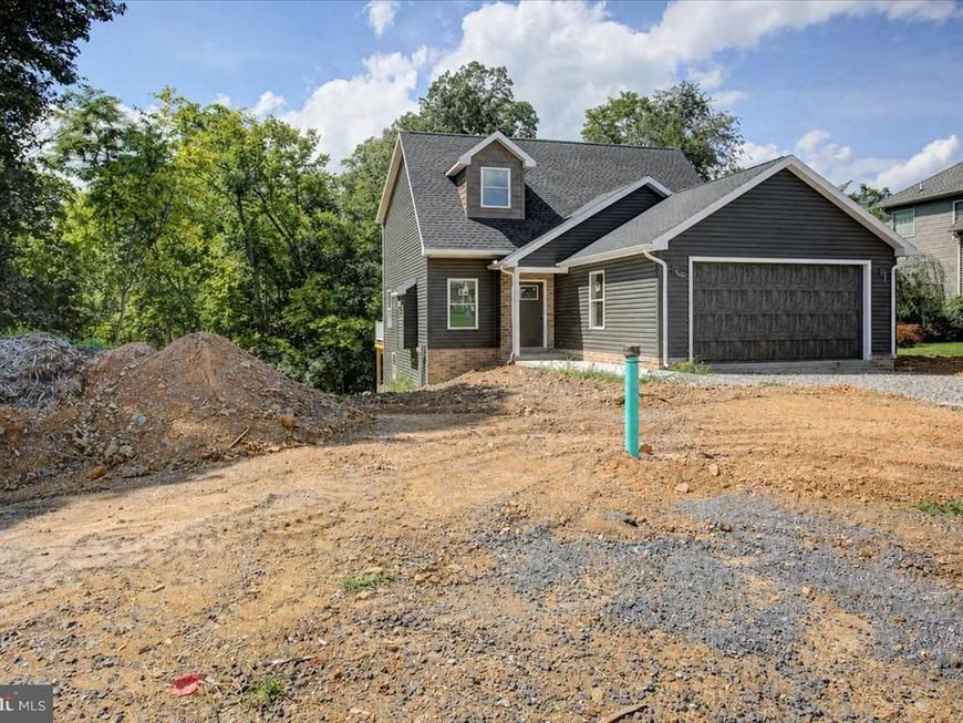 801 Dickeys Dr., Chambersburg, PA 17202 Main Photo
