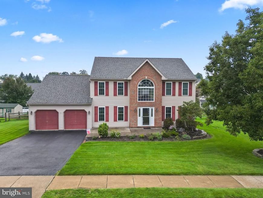 201 Verdure Lane, Douglassville, PA 19518 Main Photo