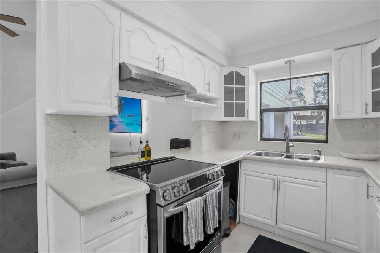 12409 N Boulevard , Tampa, FL 33612 Photo