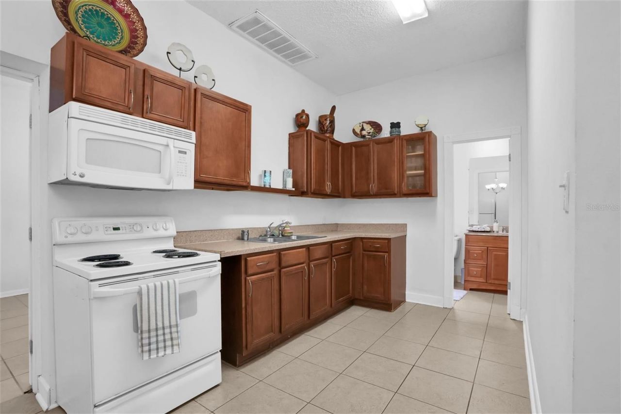12409 N Boulevard , Tampa, FL 33612 Photo