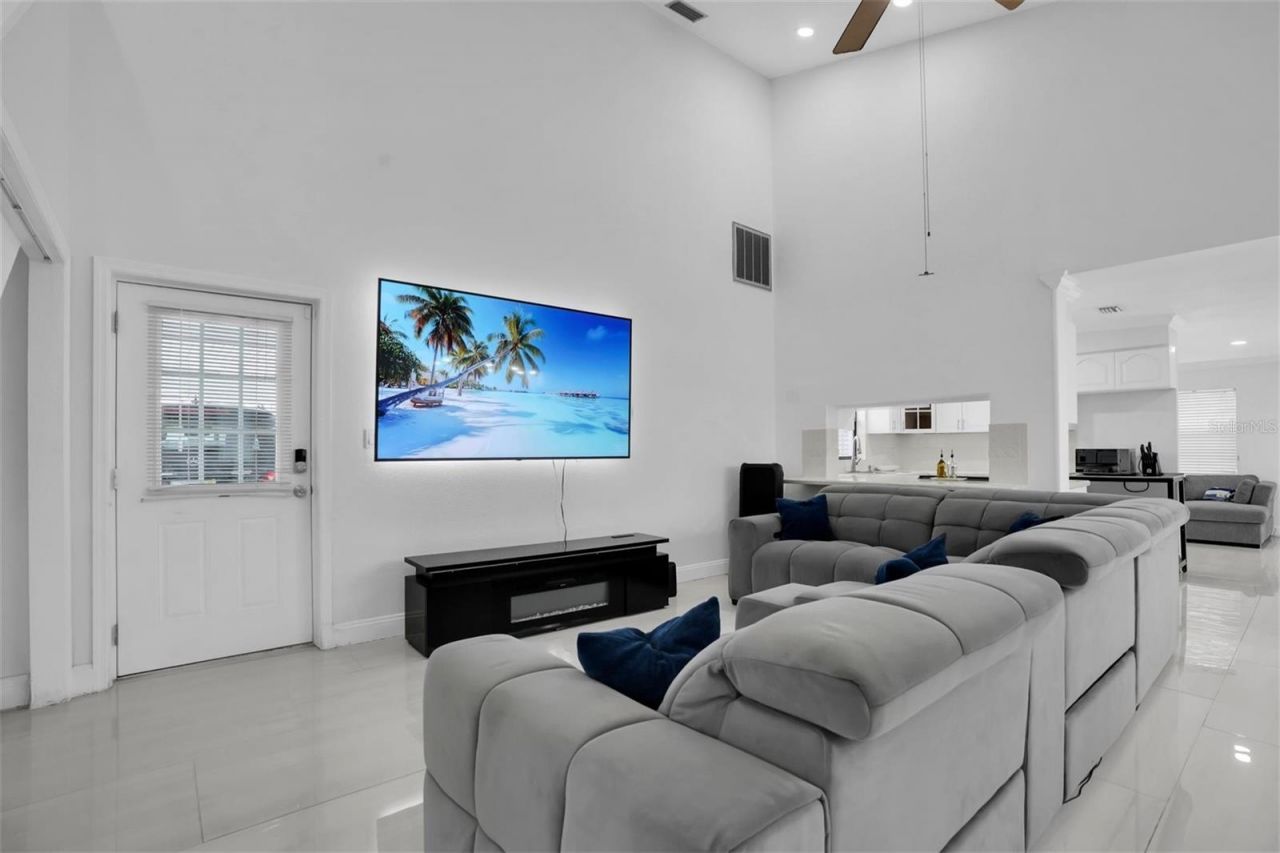 12409 N Boulevard , Tampa, FL 33612 Photo