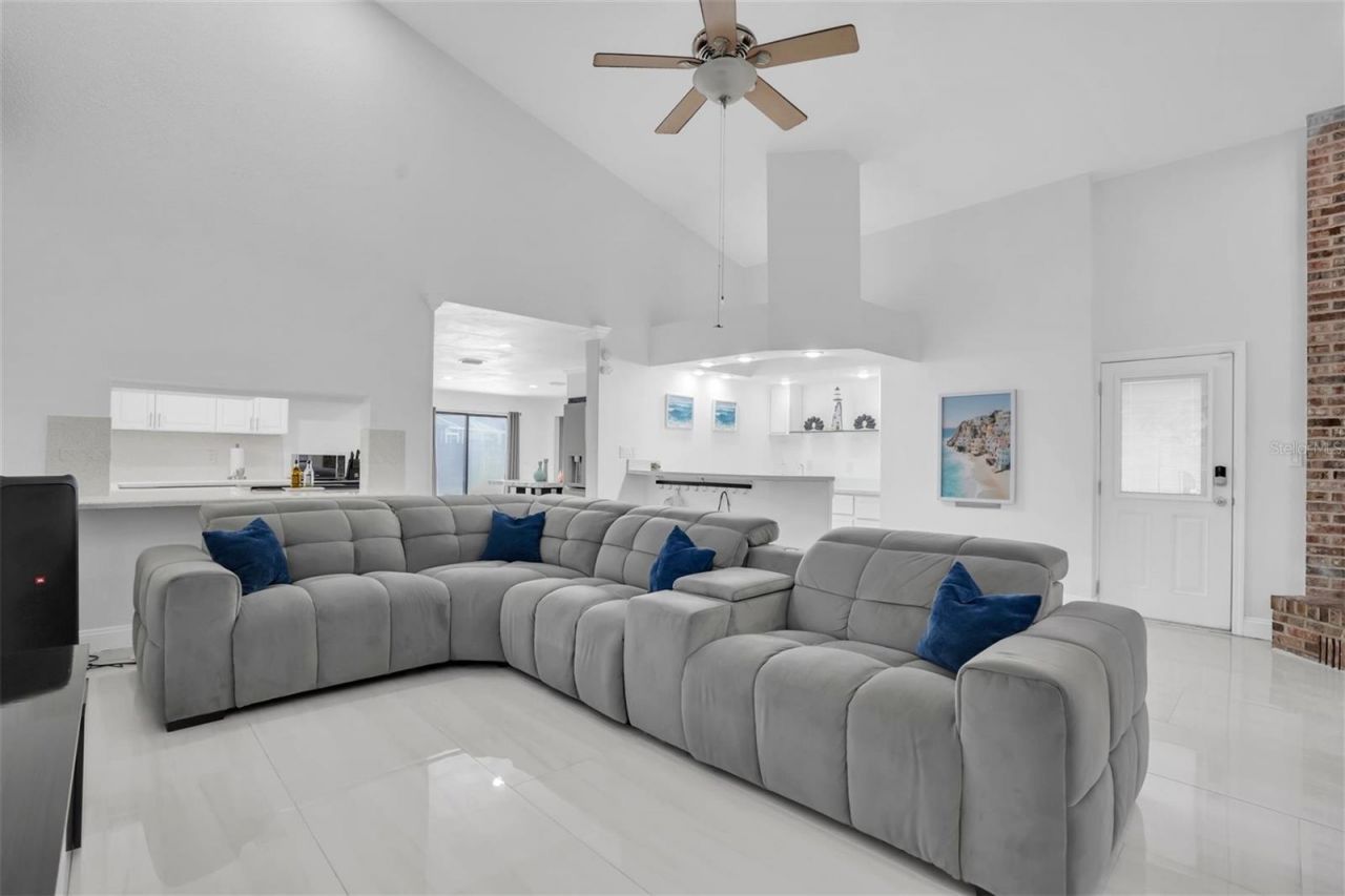 12409 N Boulevard , Tampa, FL 33612 Photo
