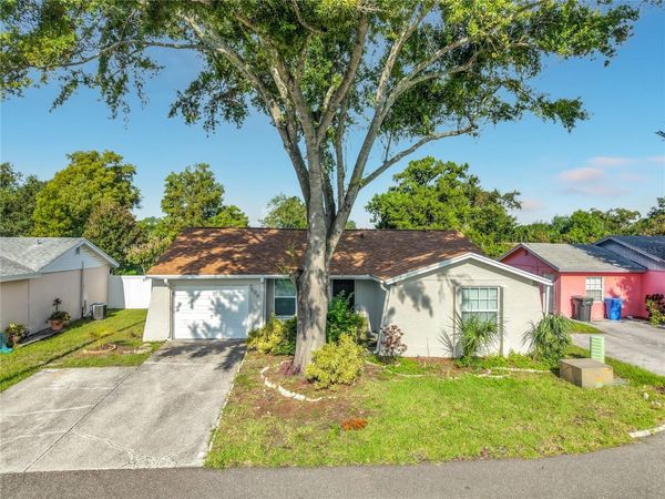 7606 WOODLAND OAKS COURT , TAMPA, FL 33615