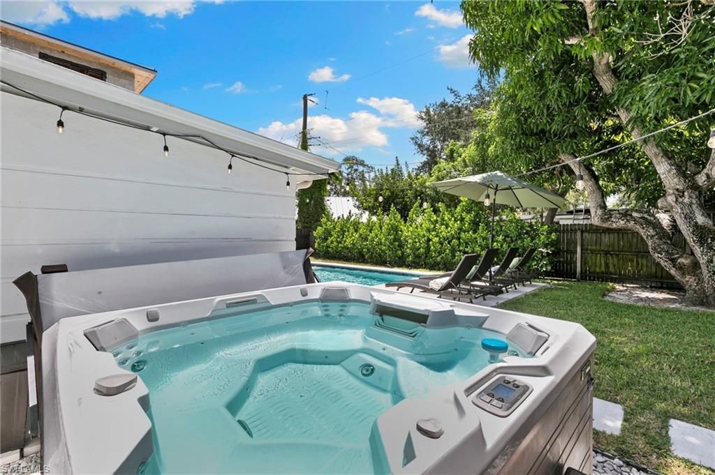 2160 Holiday Ln, Naples, FL 34104 Photo