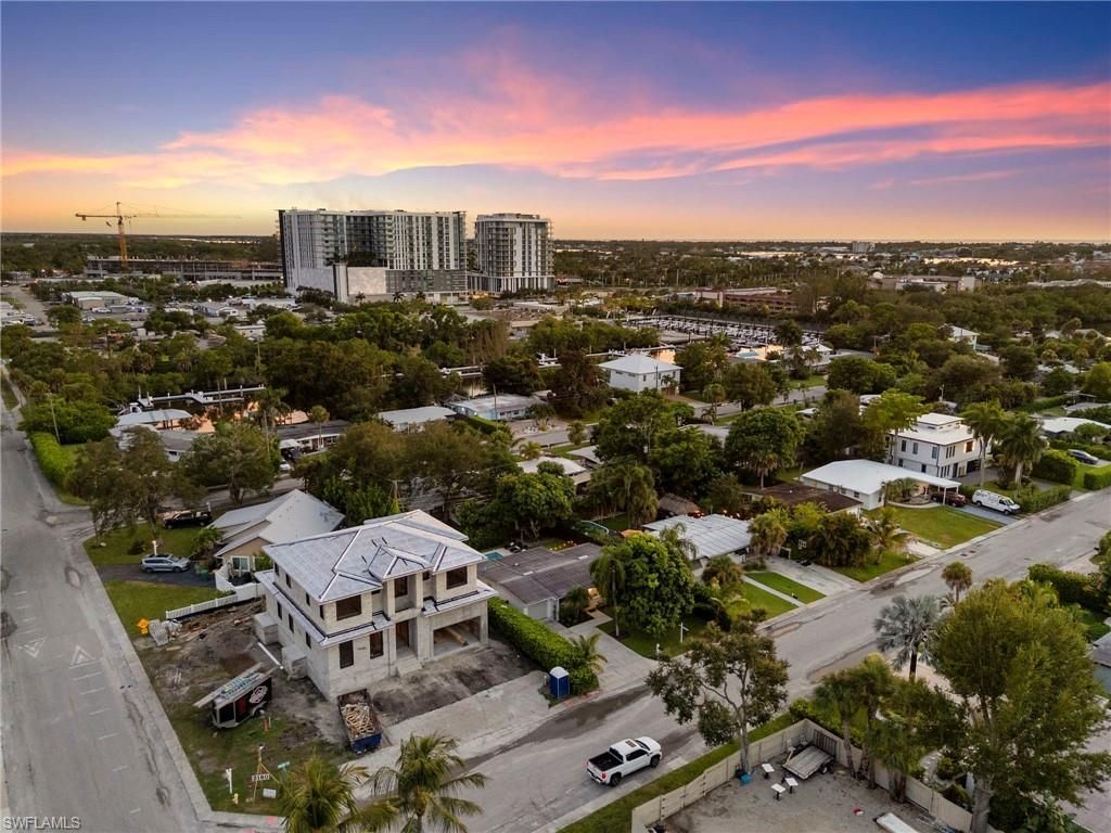 2160 Holiday Ln, Naples, FL 34104 Photo