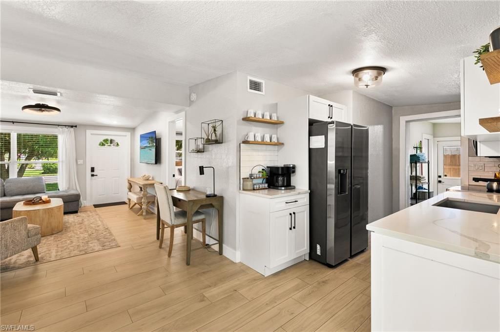 2160 Holiday Ln, Naples, FL 34104 Photo