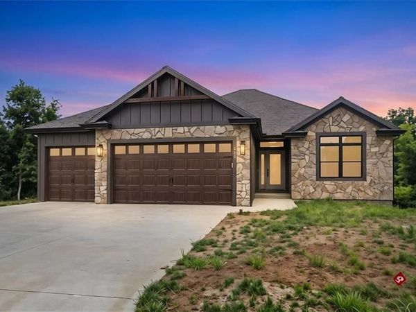 2204 Arbor Lane, Excelsior Springs, MO 64024