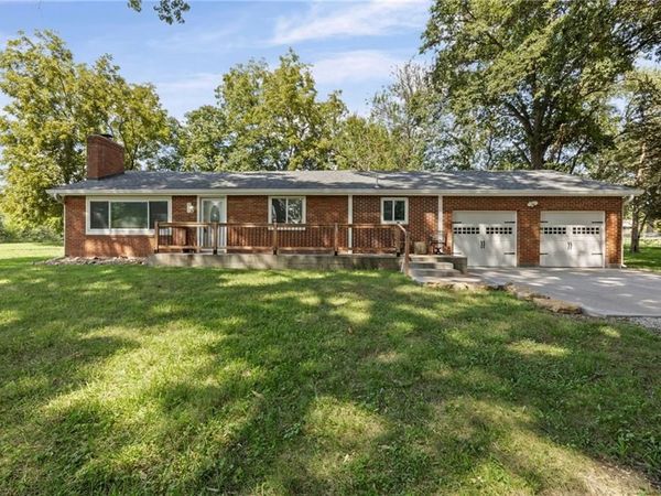 301 N 169 Highway, Smithville, MO 64089