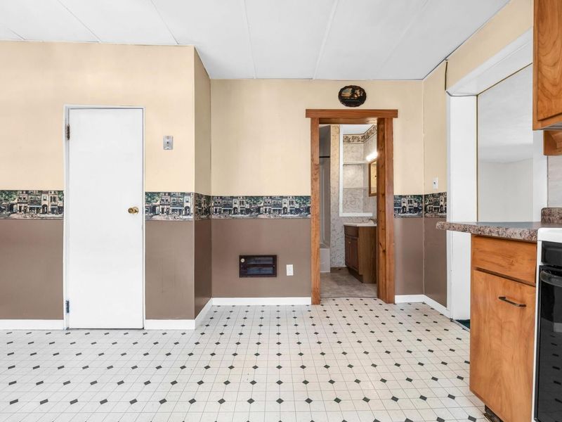 111 S Boggs Street , De Graff, OH 43318 Photo 12