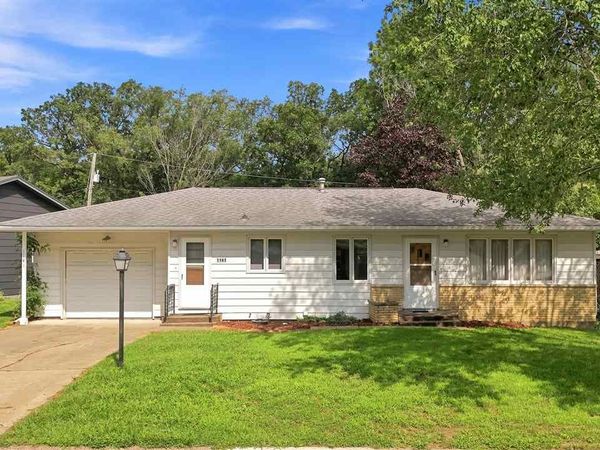 1141 Oakview Dr., Columbus Junction, IA 52738