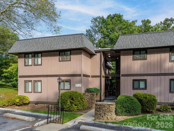 33 Lake Drive, Unit G-1, Laurel Park, NC 28739