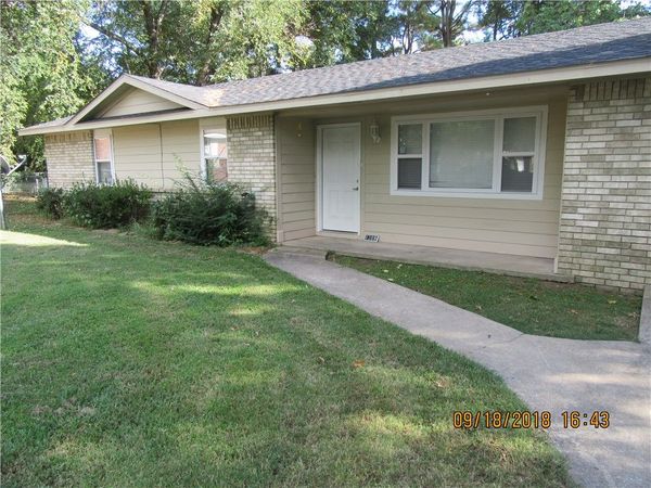 1209 S Prospect Circle , Siloam Springs, AR 72761