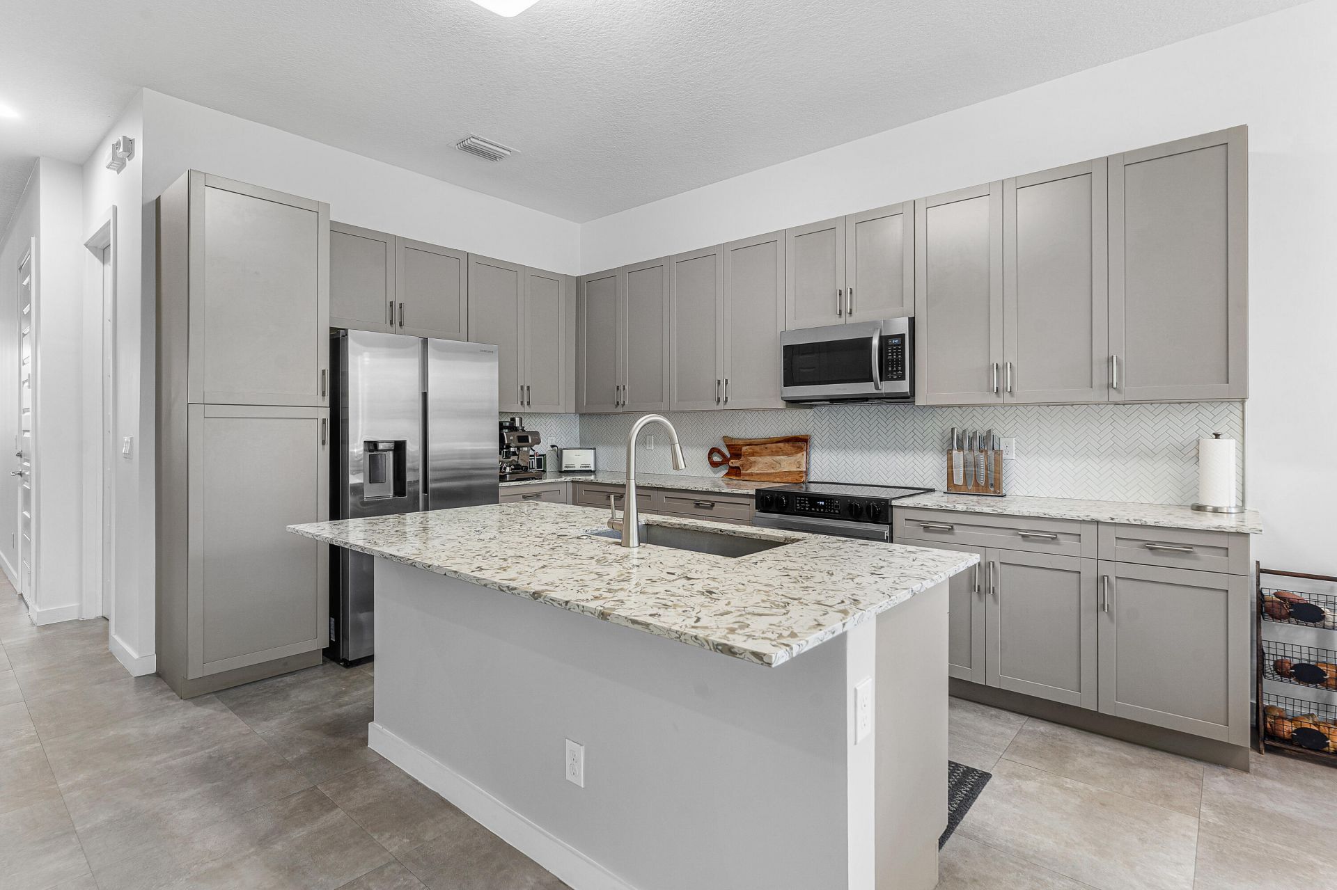 610 Pioneer Way, Royal Palm Beach, FL 33411 Photo