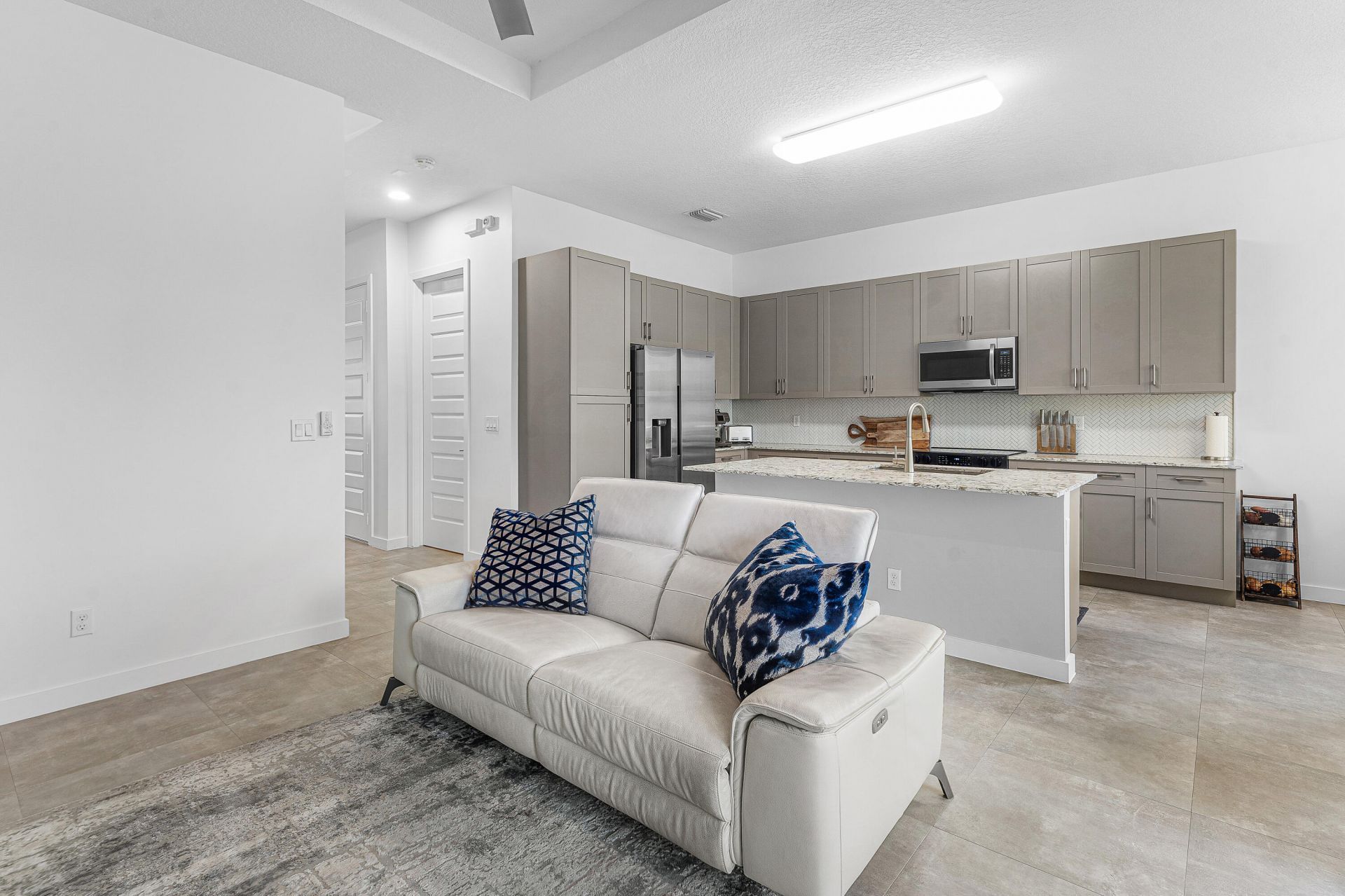 610 Pioneer Way, Royal Palm Beach, FL 33411 Photo