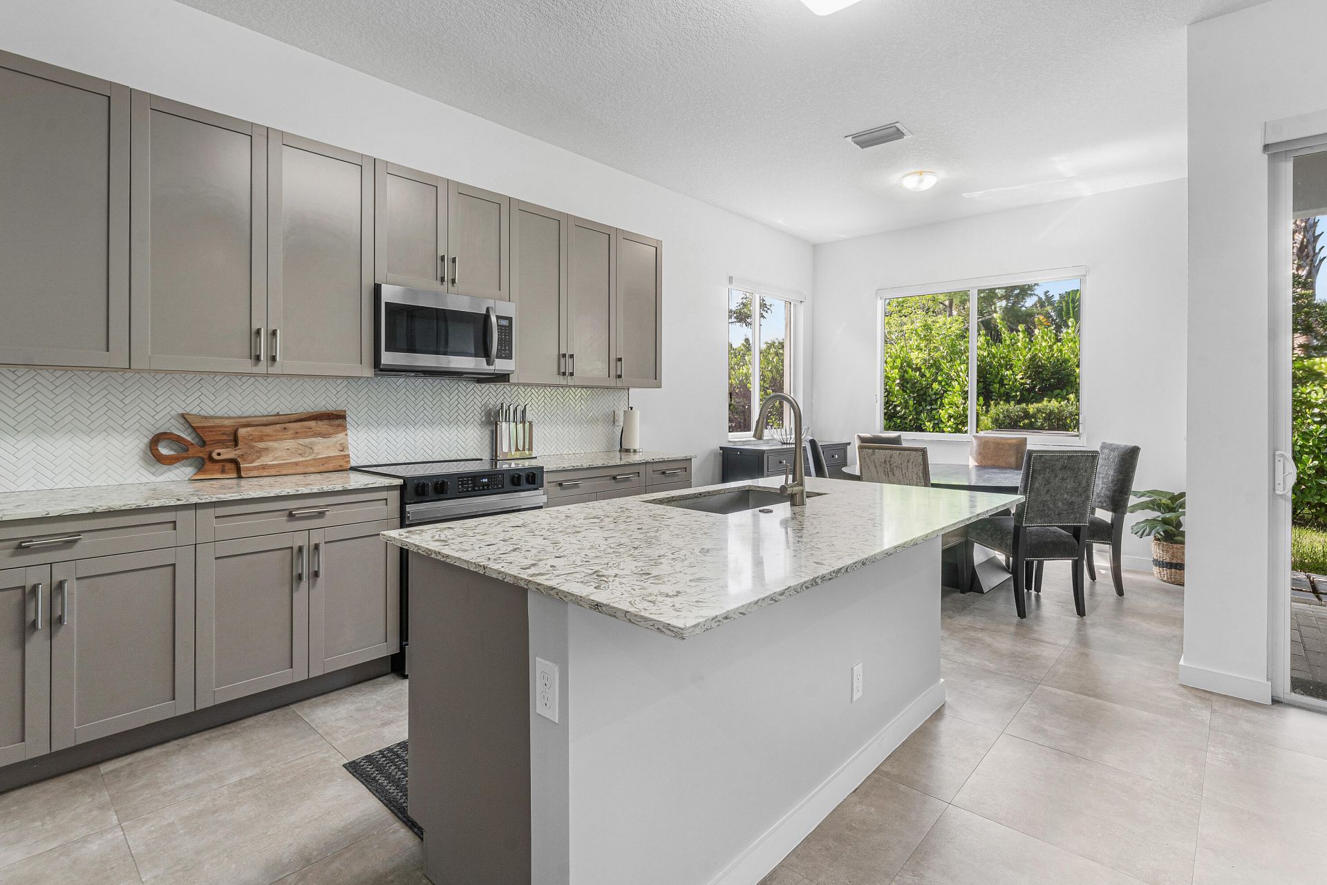 610 Pioneer Way, Royal Palm Beach, FL 33411 Photo