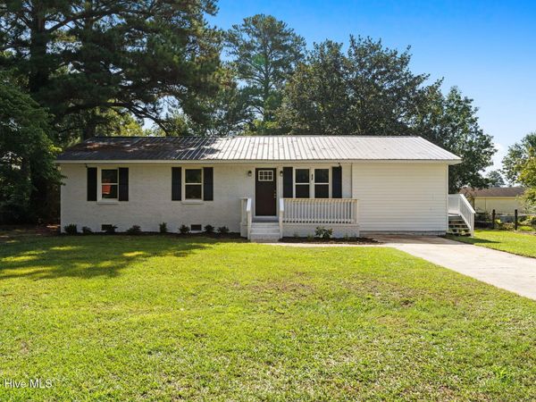 42 N Sixth Street , Clarkton, NC 28433