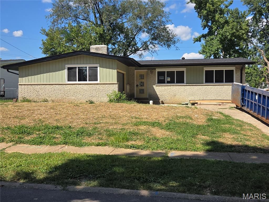 10805 Ridgecrest Drive , Saint Ann, MO 63074 Main Photo