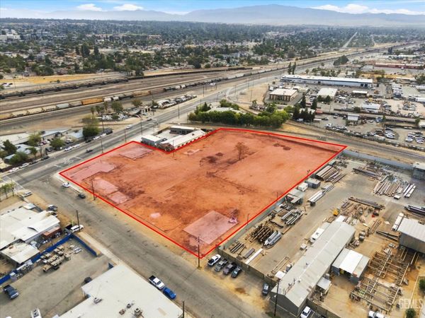 705 Williams Street, Bakersfield, CA 93305