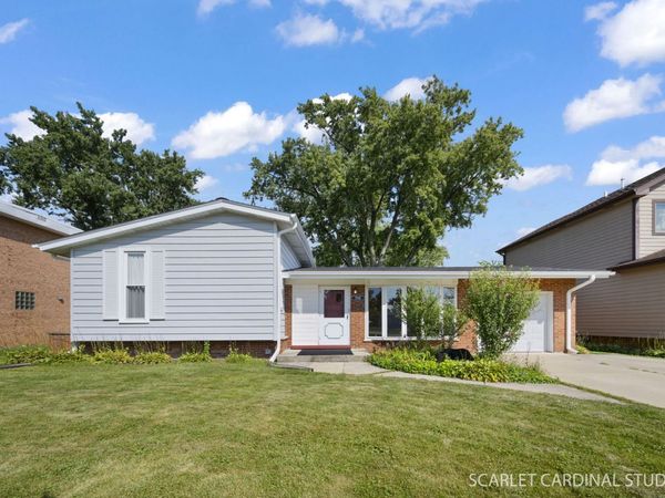 705 S School Street , Lombard, IL 60148