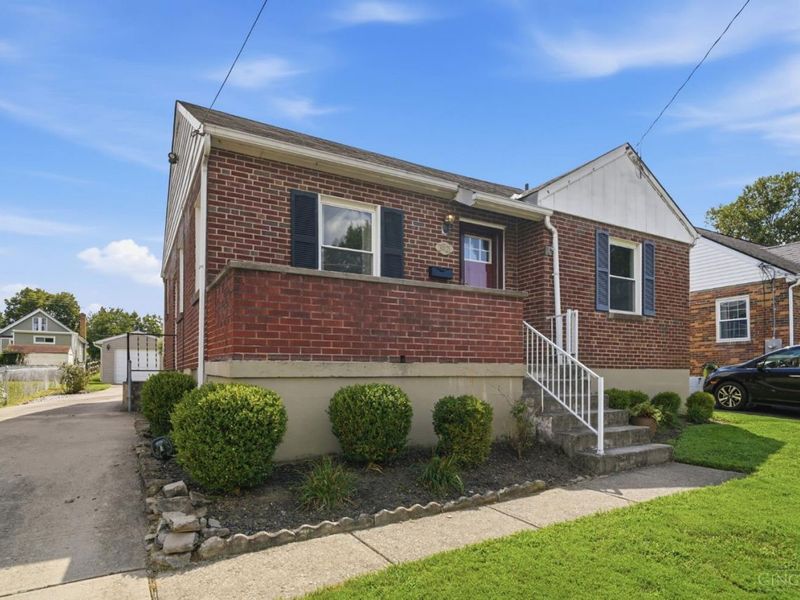 3821 OLeary Avenue, Deer Park, OH 45236 Photo 2