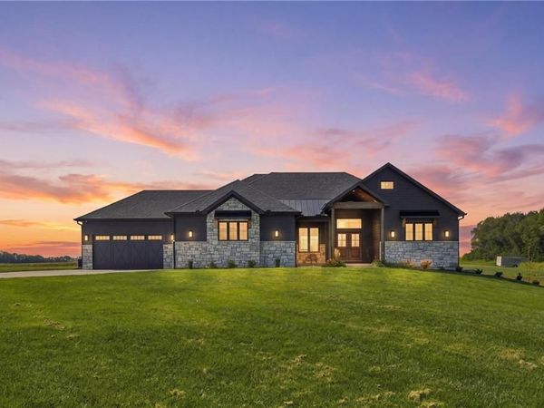 7129 NE State Route 92 Highway, Smithville, MO 64089