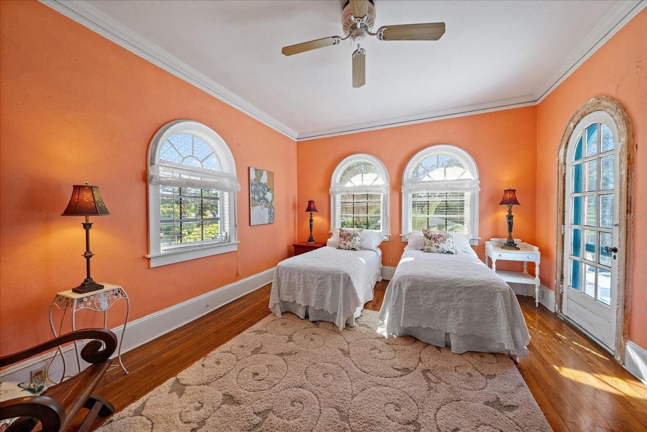 2830 Bay Shore Circle , Sarasota, FL 34234 Photo