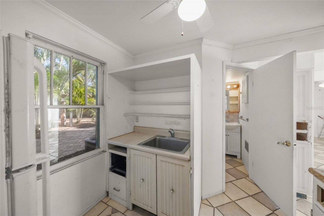 2830 Bay Shore Circle , Sarasota, FL 34234 Photo