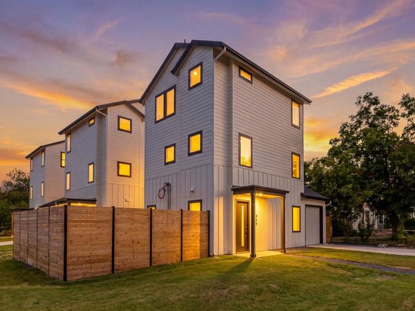 943 E 52nd ST , Austin, TX 78751
