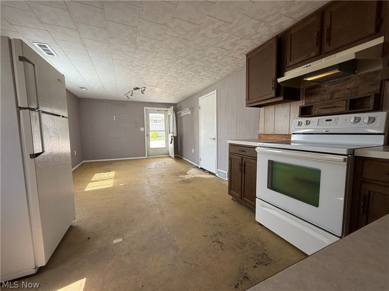1719 Cambridge Road, Coshocton, OH 43812 Photo 17