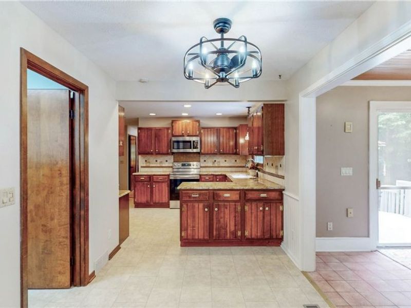 17099 Creighton Drive, Chagrin Falls, OH 44023 Photo 14