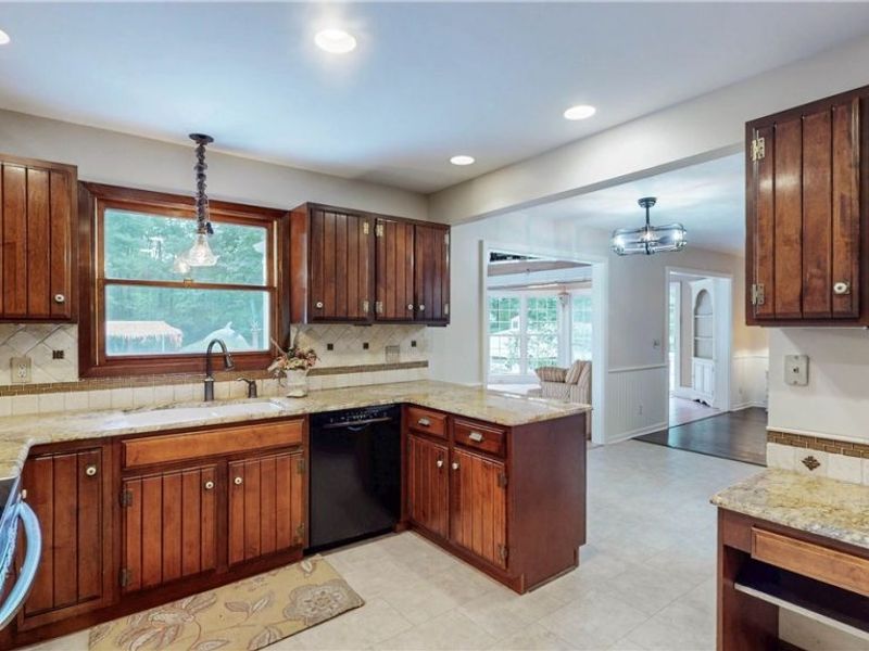 17099 Creighton Drive, Chagrin Falls, OH 44023 Photo 5