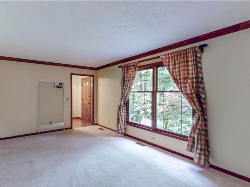 17099 Creighton Drive, Chagrin Falls, OH 44023 Photo 9