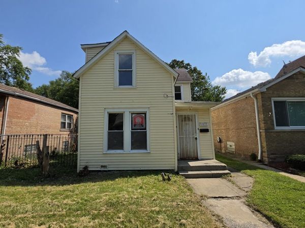 11833 S HARVARD Avenue , Chicago, IL 60628