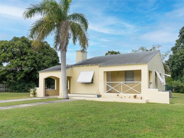 27 NW 21st St , Homestead, FL 33030