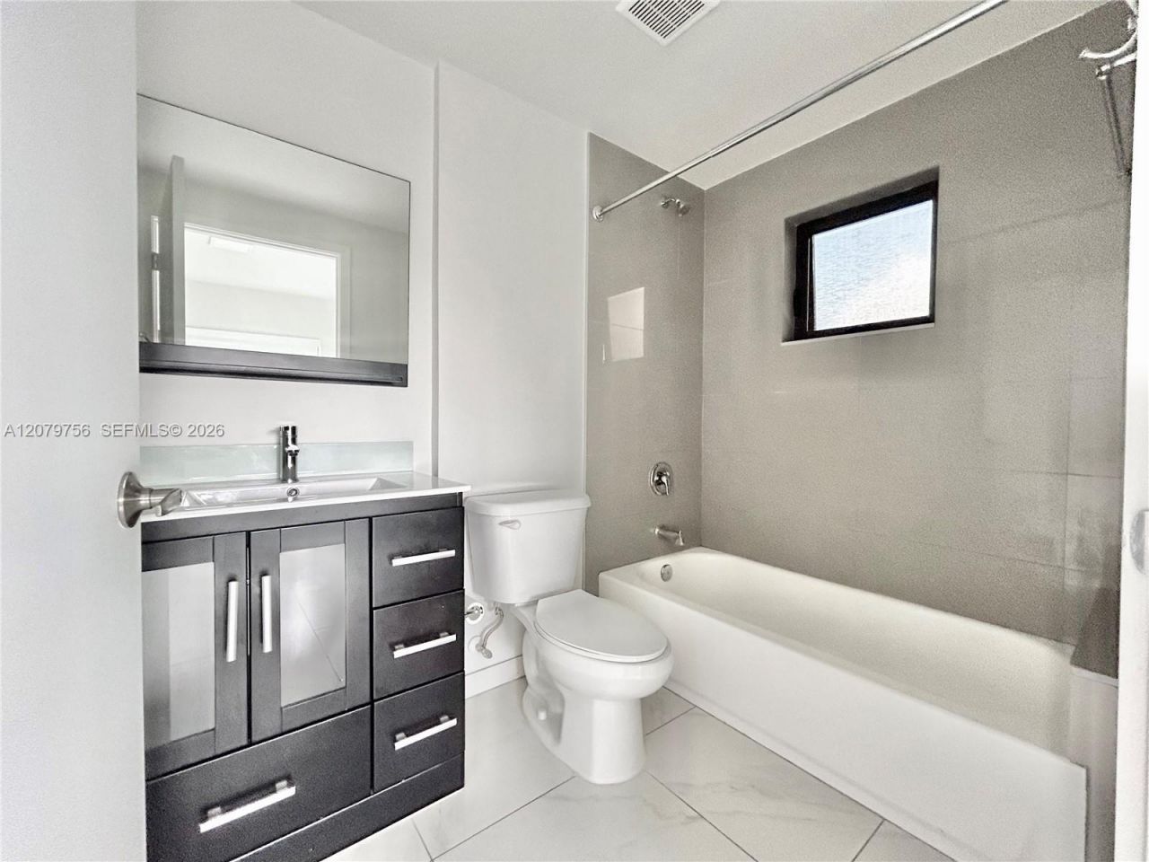 836 SW 2nd St, Unit 401, Miami, FL 33130 Photo