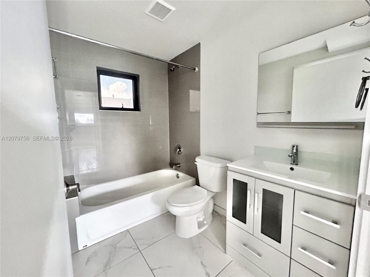 836 SW 2nd St, Unit 401, Miami, FL 33130 Photo
