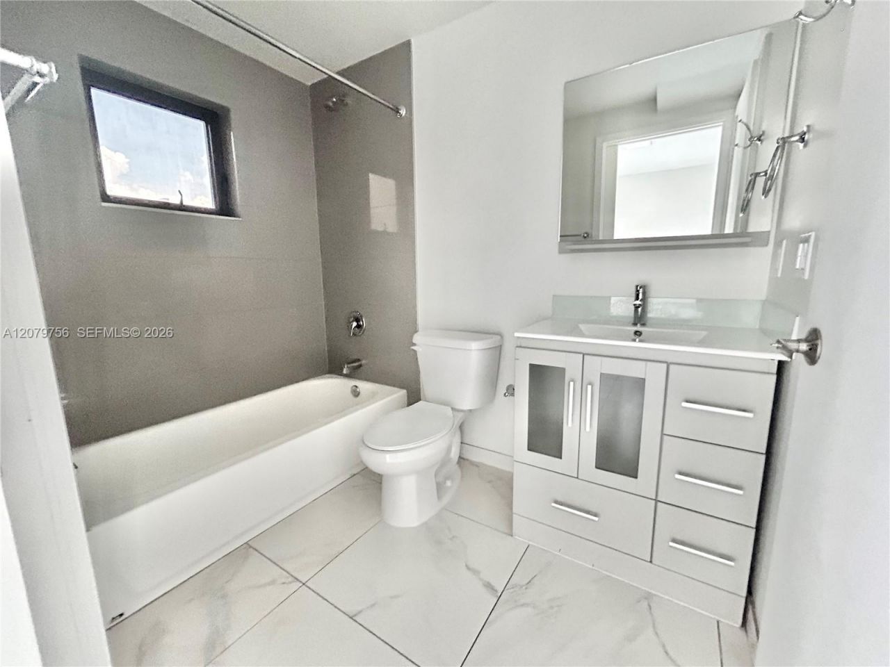 836 SW 2nd St, Unit 401, Miami, FL 33130 Photo