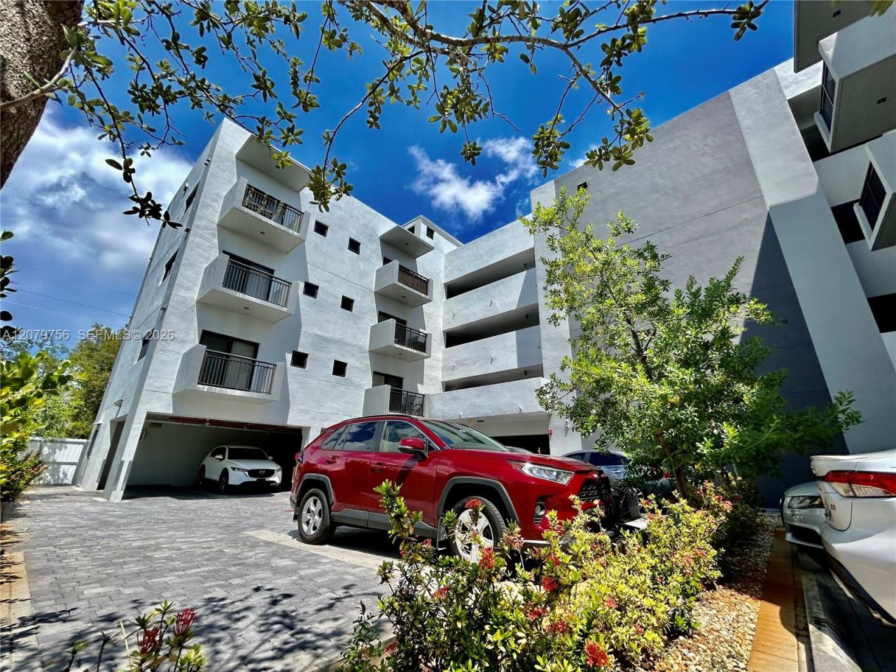 836 SW 2nd St, Unit 401, Miami, FL 33130 Photo