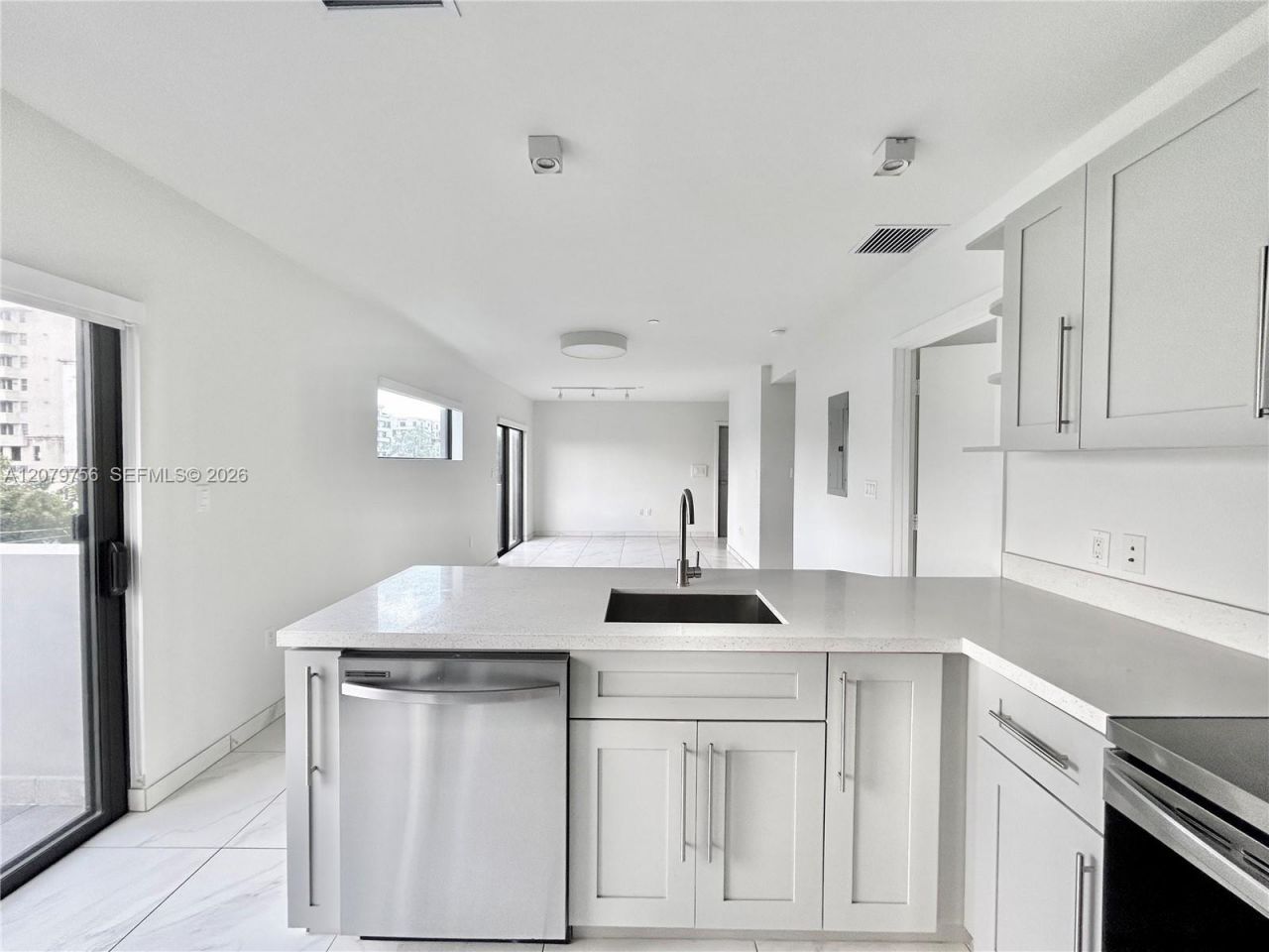 836 SW 2nd St, Unit 401, Miami, FL 33130 Photo
