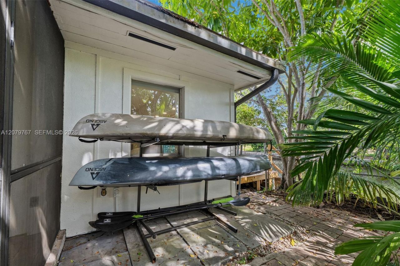 19860 NE 24th Ct, Miami, FL 33180 Photo