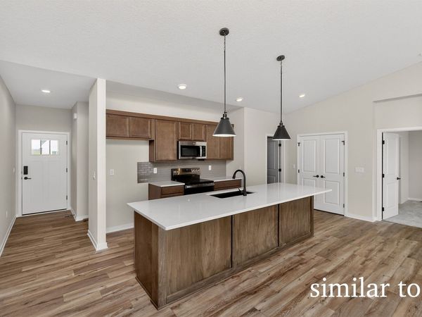 16607 Deerview Drive, Urbandale, IA 50323