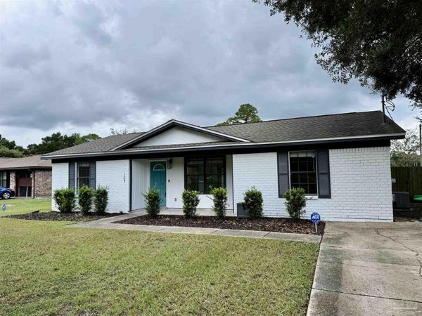 1305 Heatherwood Cir, Pensacola, FL 32506