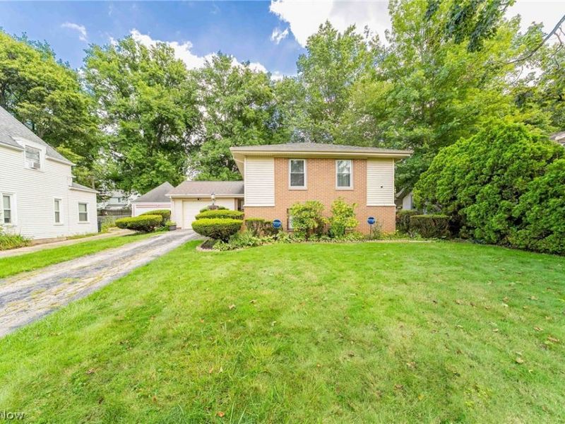 753 Crestview Avenue, Akron, OH 44320 Photo 3