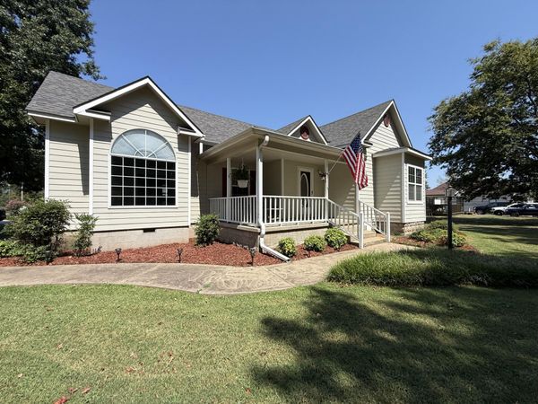 102 E Conner Avenue , Fairland, OK 74343