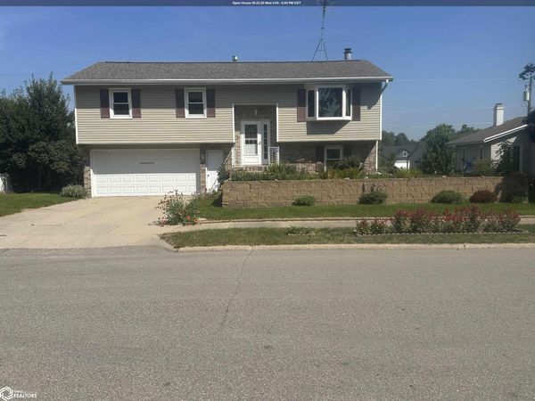 2406 Sunset Drive, Iowa Falls, IA 50126