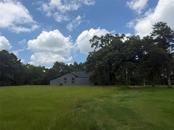 2071 W Point Tap Road, Palestine, TX 75803